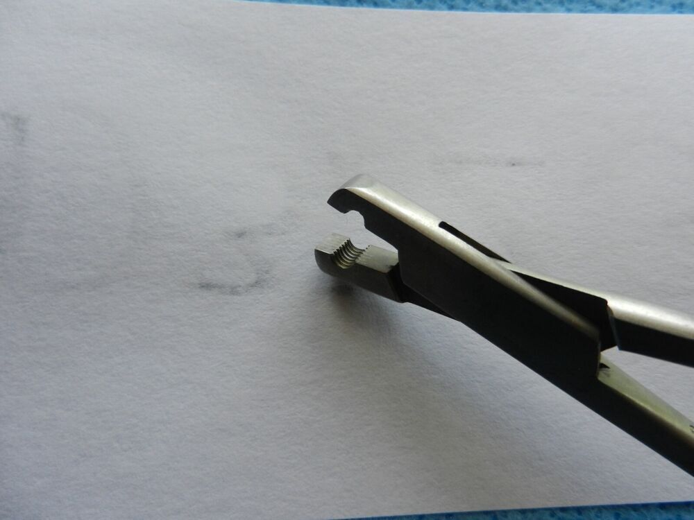 D3723 Zimmer Surgical Clamp 1267-01 - Image 3