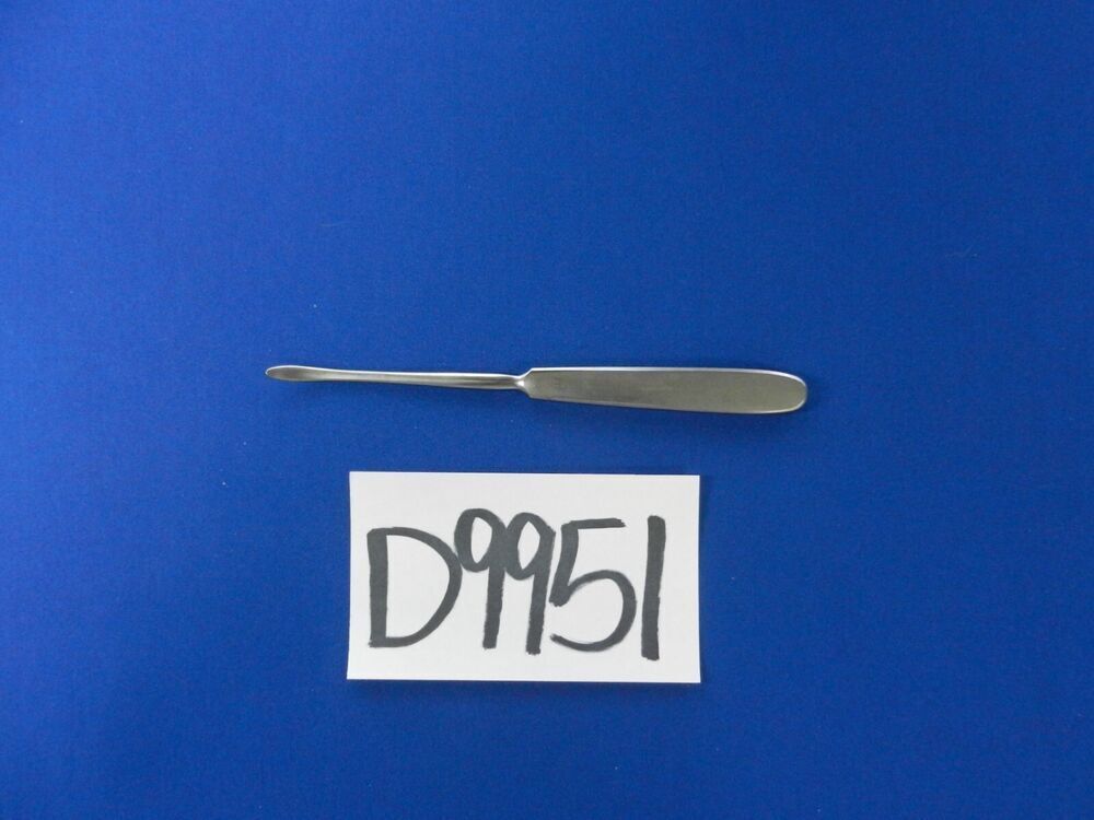 D9951 Aesculap Surgical Quervain 6.0mm Curved Blade FK133R