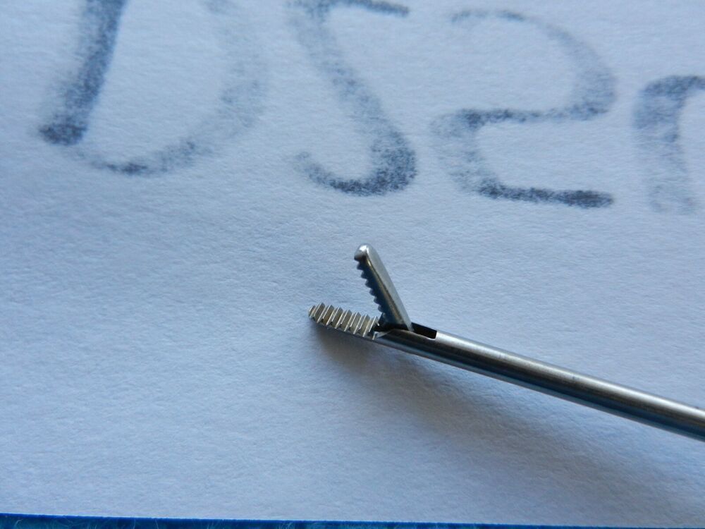 D2543 Jarit Surgical 3mm 31cm Spring Handle Needleholder 600-273 - Image 3