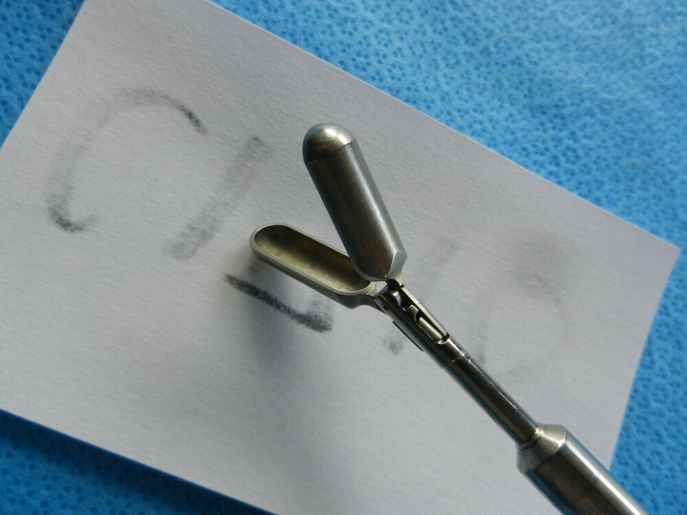 Stryker Surgical Laparoscopic 10mm 32cm Biopsy Cup Forceps 250-10-213 - Image 4
