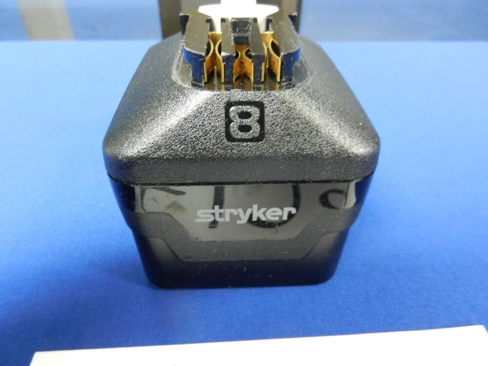 F129 Stryker 8215-000-000 System 8 Large Battery - Image 3