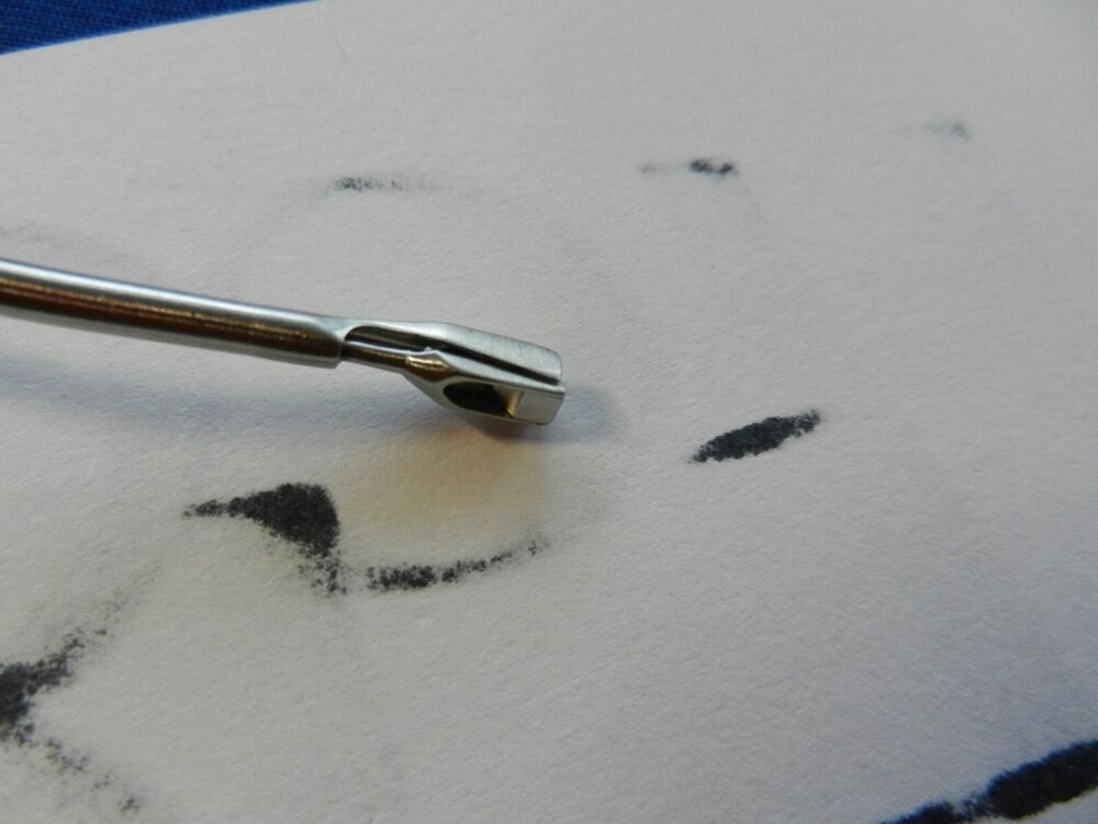 E3571 Aesculap MA689R Wilde 2.0mm Up Curved Backbiter Forceps 175mm Length - Image 3