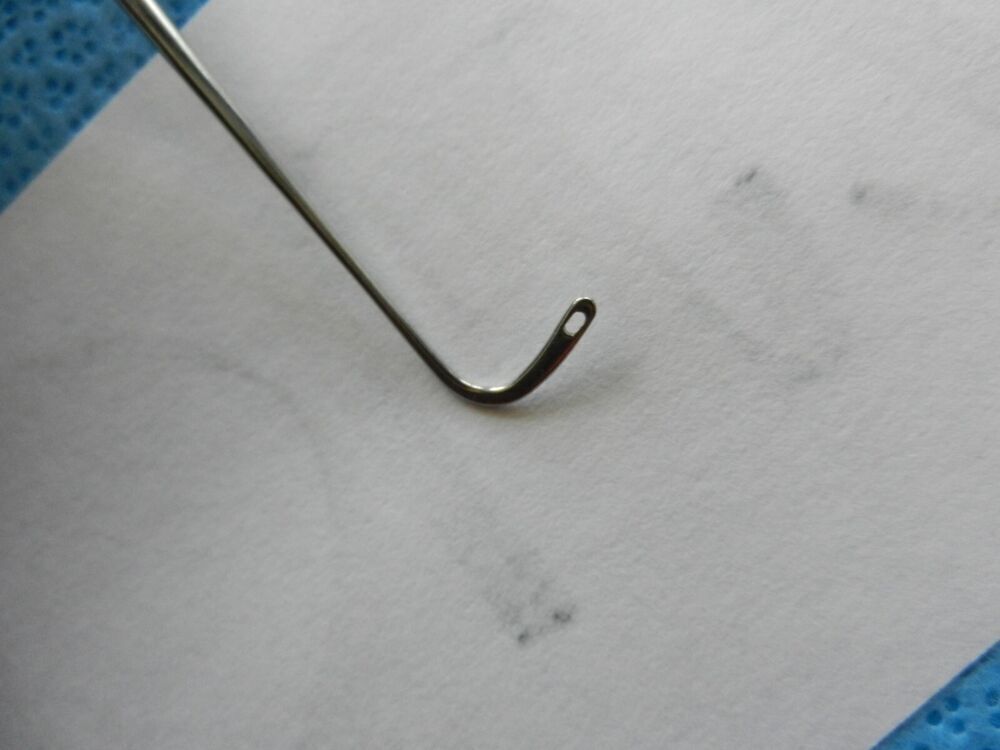 D6024 Storz Graefe Opthalmic Hook 1.5mm Oval Hole 14.3cm E4991 - Image 3