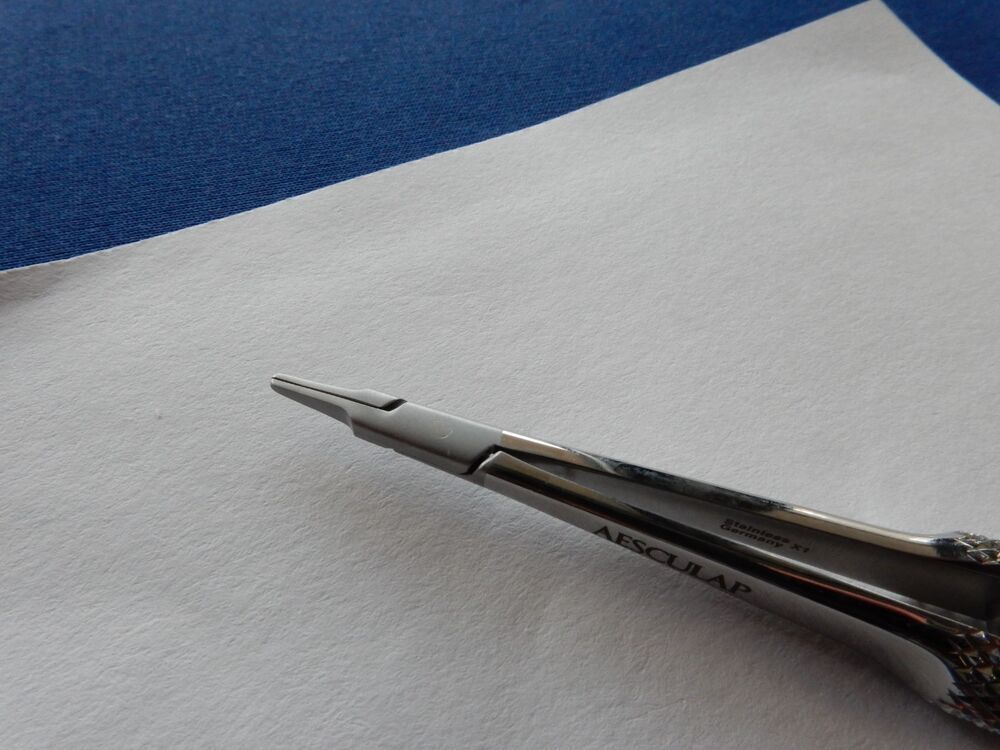 Aesculap MA351R Barraquer Micro Needle Holder 134mm - Image 4