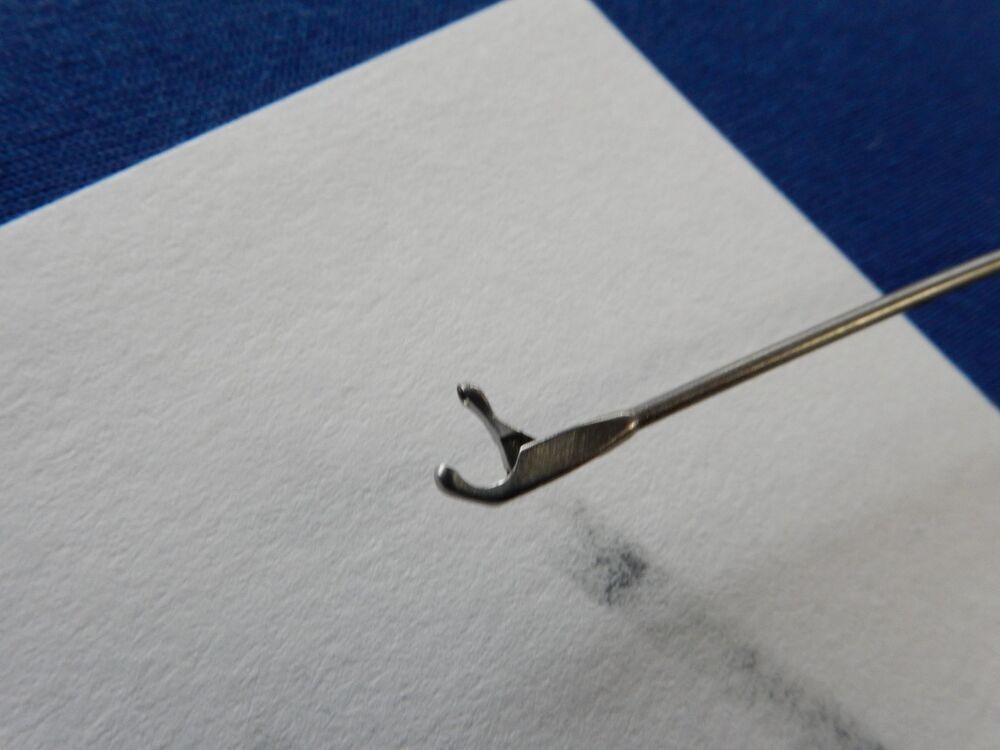 Storz 8591 BM Kleinsasser 1.0mm Angled Round Cup Forceps 23cm Length - Image 4