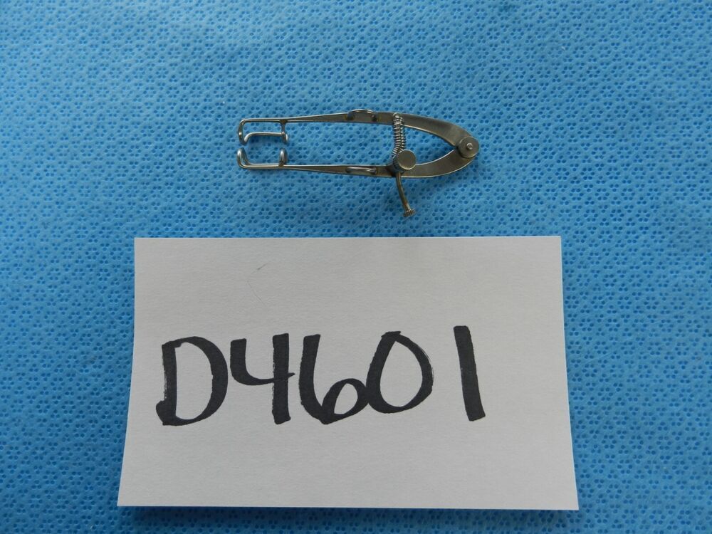 D4601 Spectrum Surgical Ophthalmic Lid Retractor 24-2211