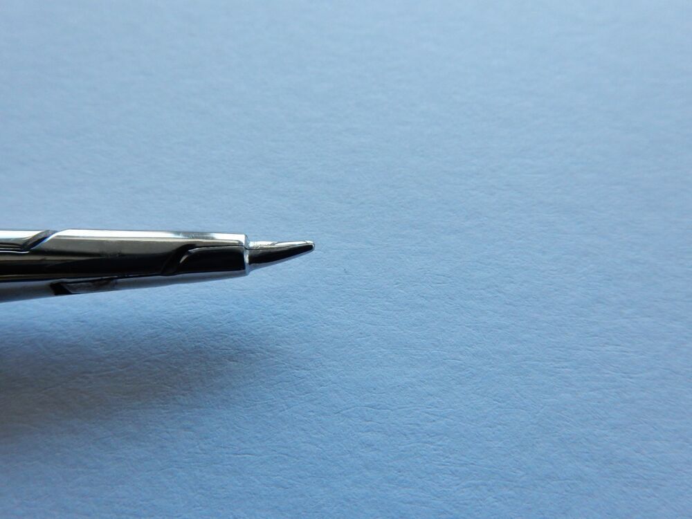 Storz E3842 Barraquer Needle Holder 10mm Moderately Curved Fine - Image 4