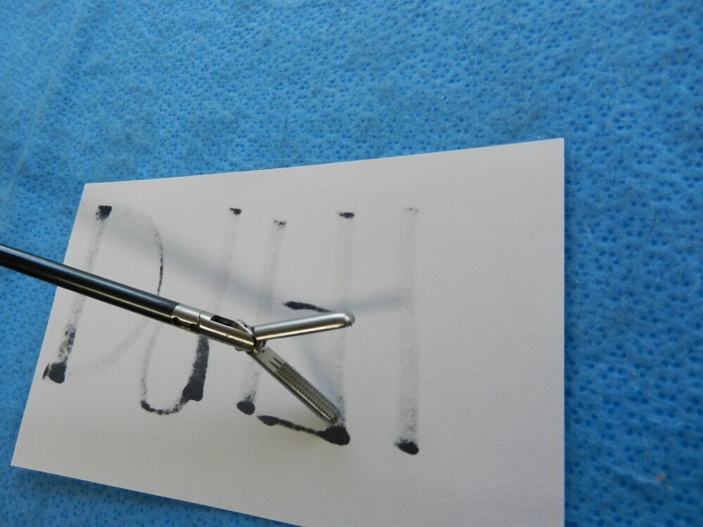 D9171 Stryker Peek Multifunctional Grasper Forceps 5mm x 33cm 250-181-106 - Image 3