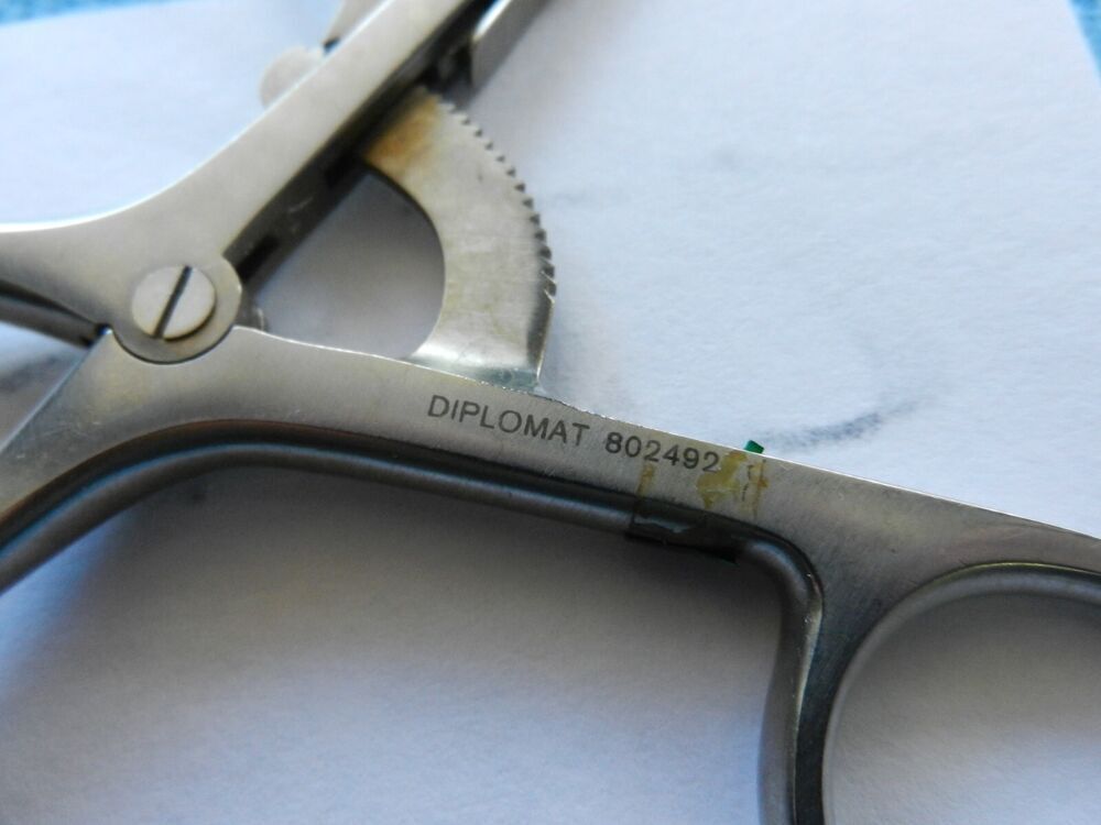 D3622 Diplomat Surgical 6-1/2in 3 X 4 Prong Retractor 802492 - Image 4