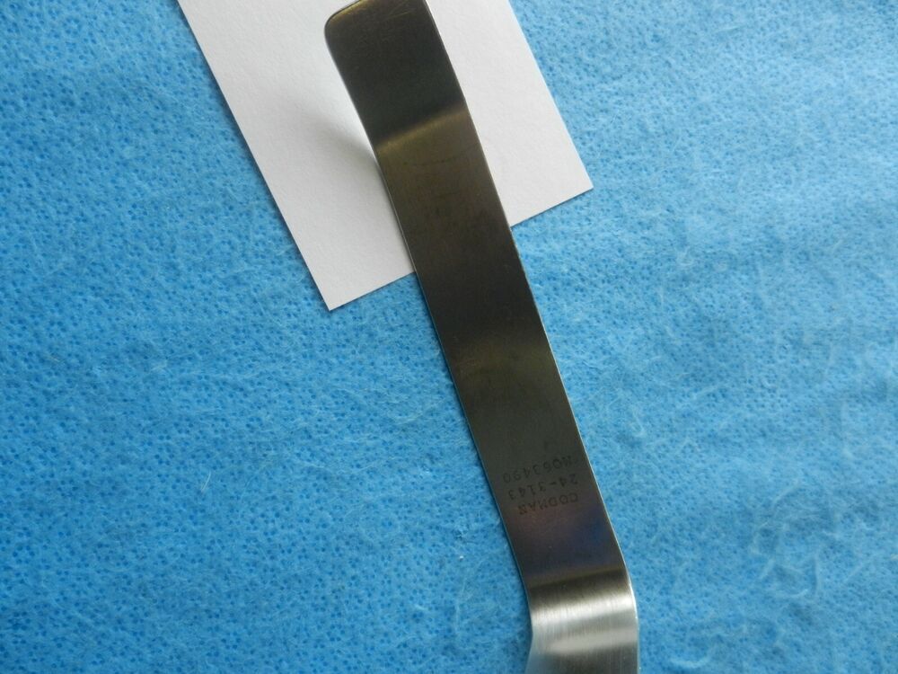 Codman Surgical Fiber Optic 25mm X 15cm BriteTrac Right Angle Retractor 24-3143 - Image 3