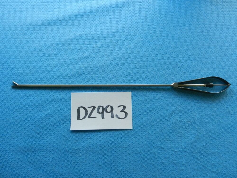 D2993 Smith & Nephew Dyonics Surgical 5mm 34cm Needleholder 7208102