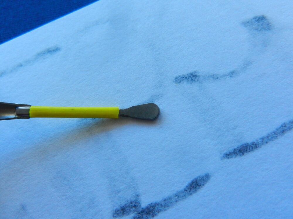 E2555 Stryker 250-070-441 5.0mm x 32cm StrykeProbe Front Actuating Spatula - Image 3