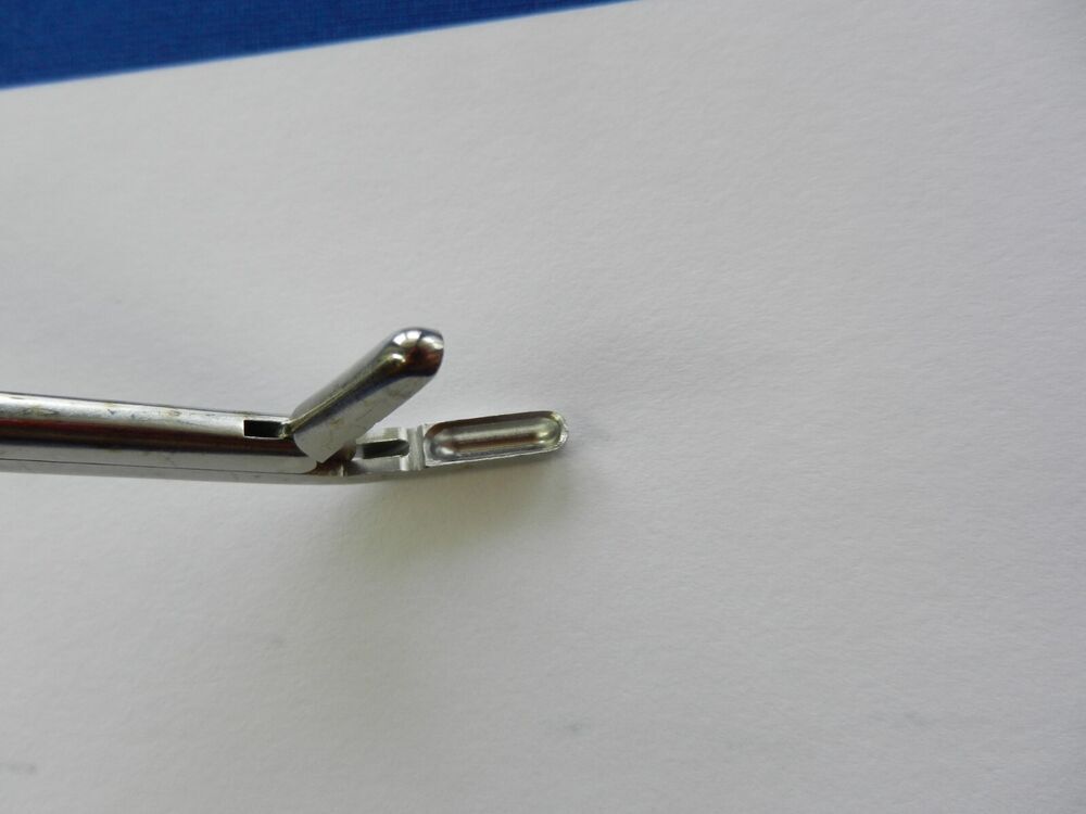 E4377 Codman 53-1236 Love Gruenwald 3x10mm Up Angled Rongeur - Image 4