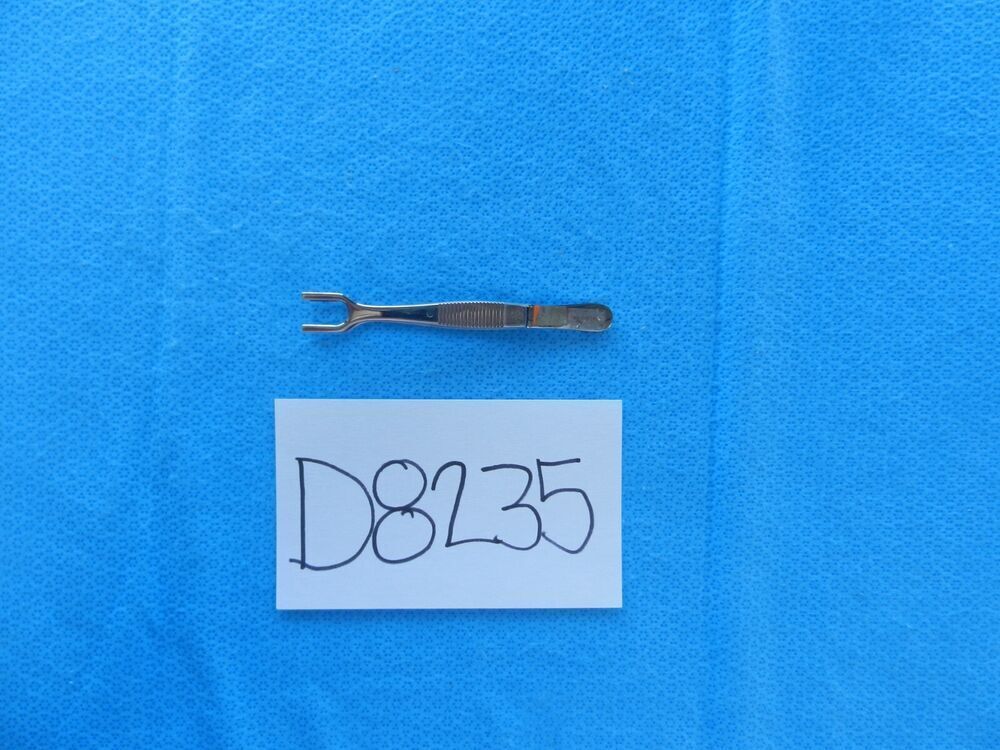 D8235 V. Mueller Price Double Prong Fork Tip Clamp 8mm Wide Jaw SU20910