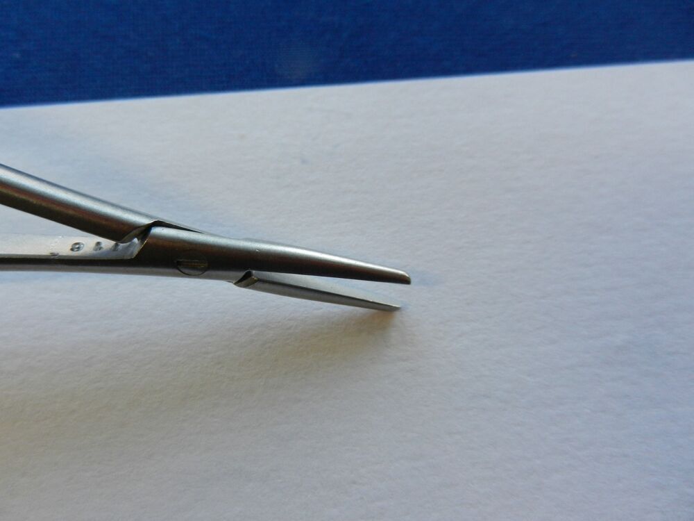 Storz E3864 Castroviejo 16mm Straight Locking Needle Holder - Image 3