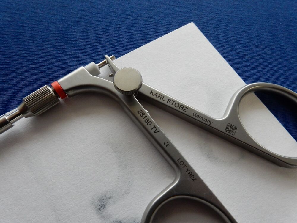 Storz 28160TV Ventriculostomy Forceps 1mm x 37cm - Image 5