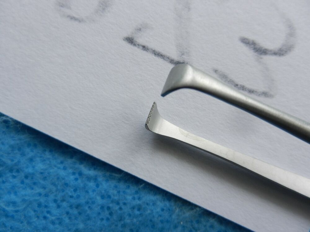 Aesculap Surgical Modified Tissue Grasping Type Forceps PN4404B - Image 4