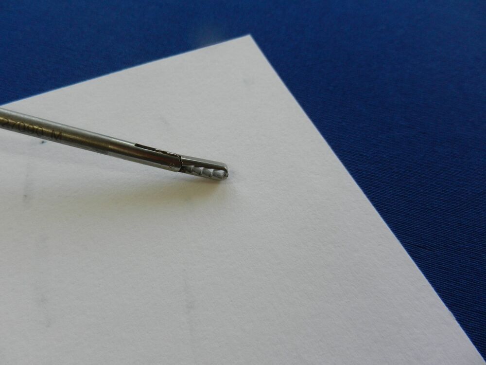 E7444 Storz 27090M Double Action Alligator Grasping Forceps 3.5mm x 33cm - Image 3