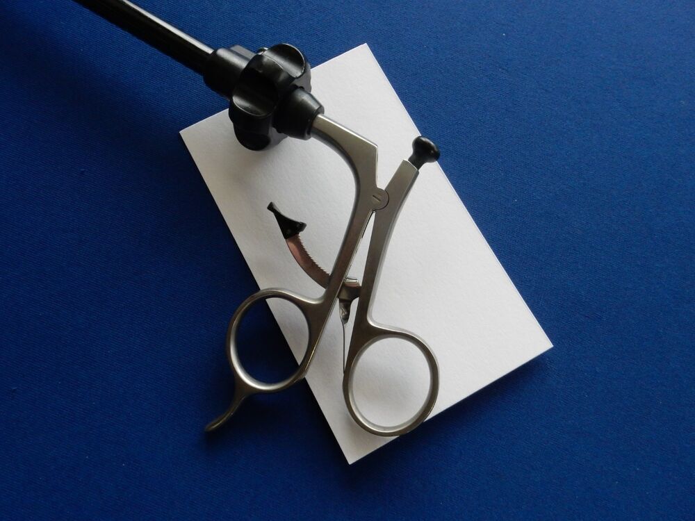 Stryker 10mm x 30cm Laparoscopic Ratchet Handle w/ Shaft - Image 3