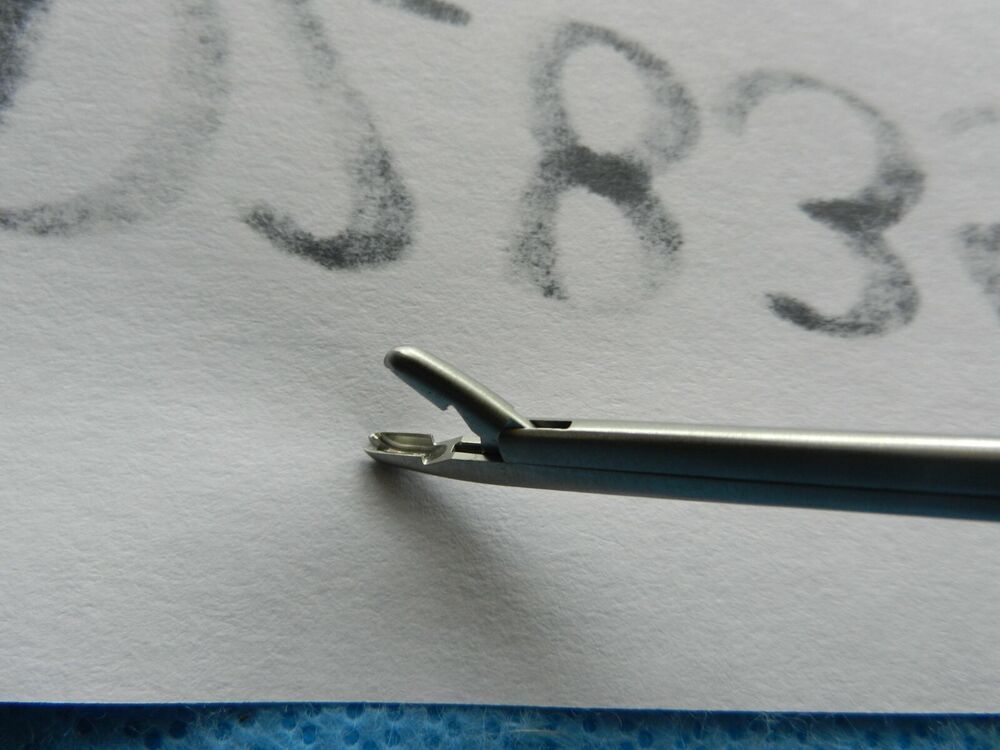 D2835 V. Mueller Surgical 3 X 8mm Grasping Forceps K-0095 - Image 3