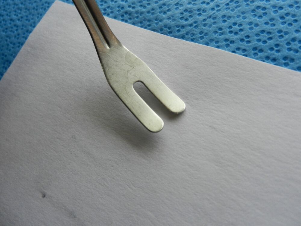 D5251 Storz Fork Retractor 12cm E5381 - Image 3