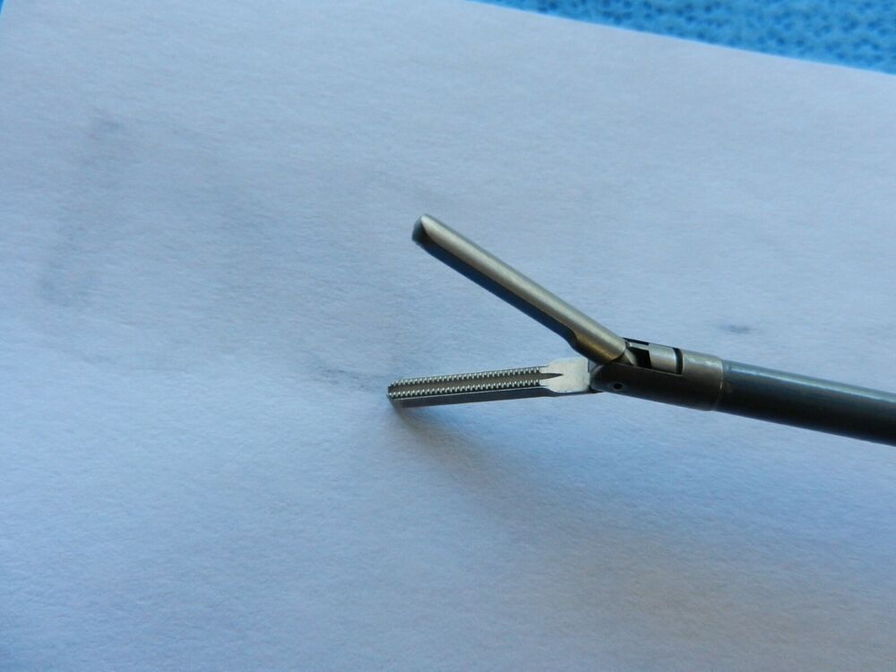 D2985 Access Surgical 5mm 38cm Grasping Forceps 38-5720 - Image 3