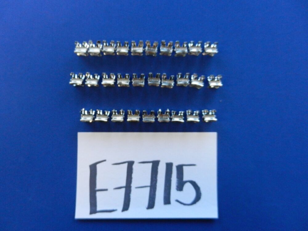 Aesculap FF005R Lot of 29 Clips