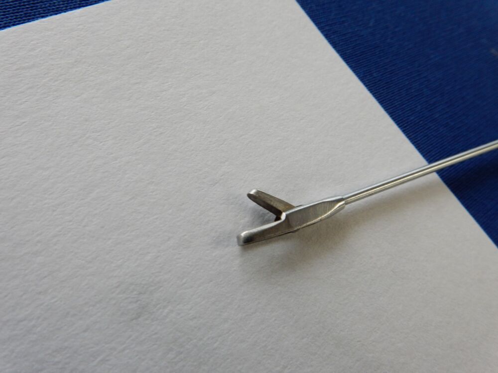 Storz 26158DH 33cm Biopsy Punch Forceps - Image 4