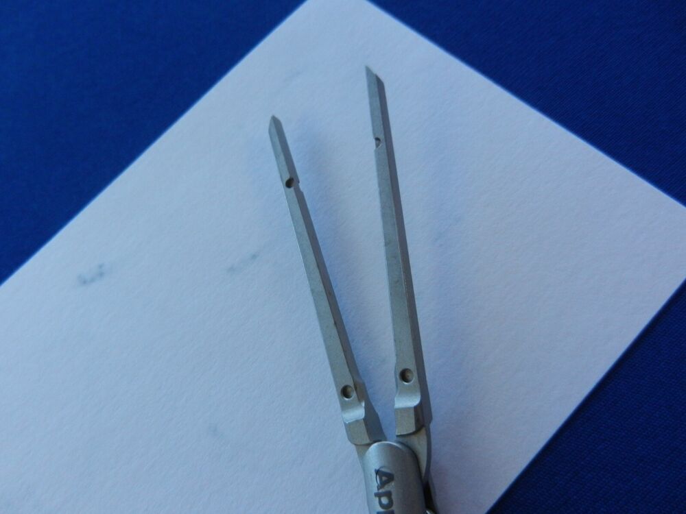 E5246 Applied Medical C5212 Laparoscopic A-Trac Rotating Bowel Clamp Forceps - Image 4