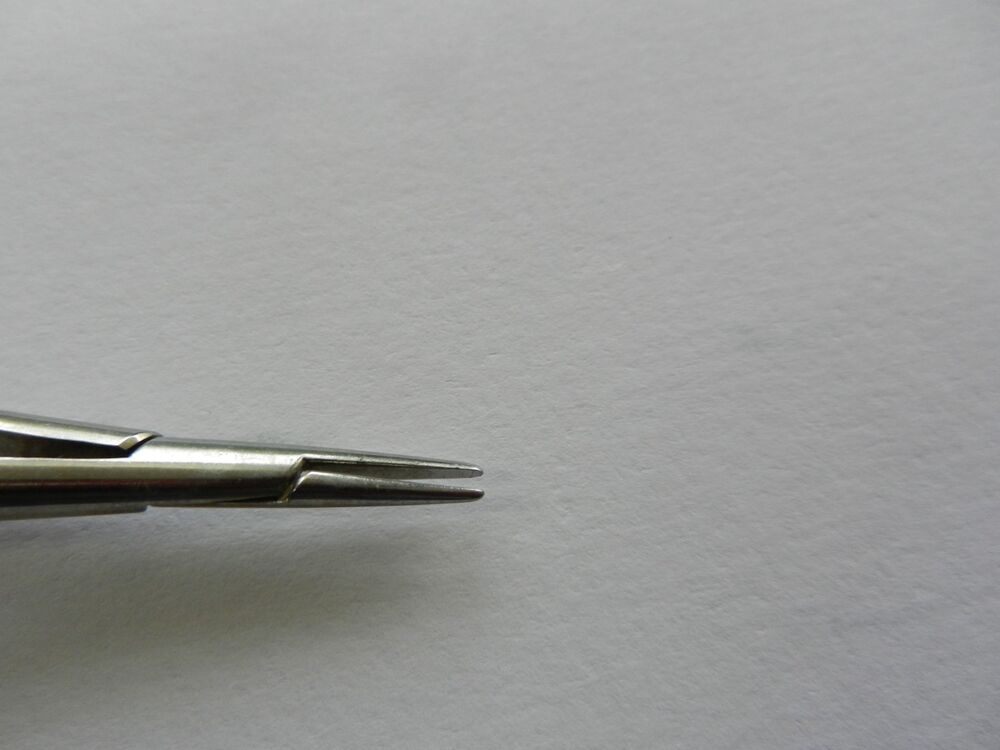 E7413 V. Mueller OP7412-002 Castroviejo Straight Smooth Jaw Needle Holder 5.5" - Image 4