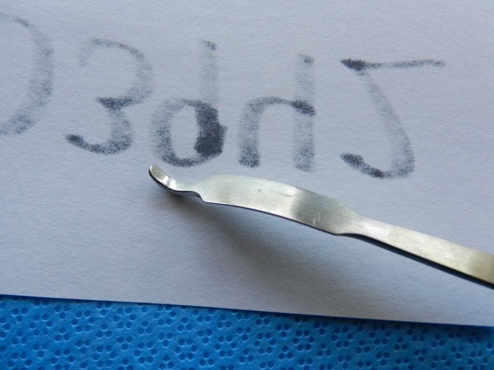 D3942 Zimmer Surgical 8mm Hohmann Retractor 4813-08 - Image 3