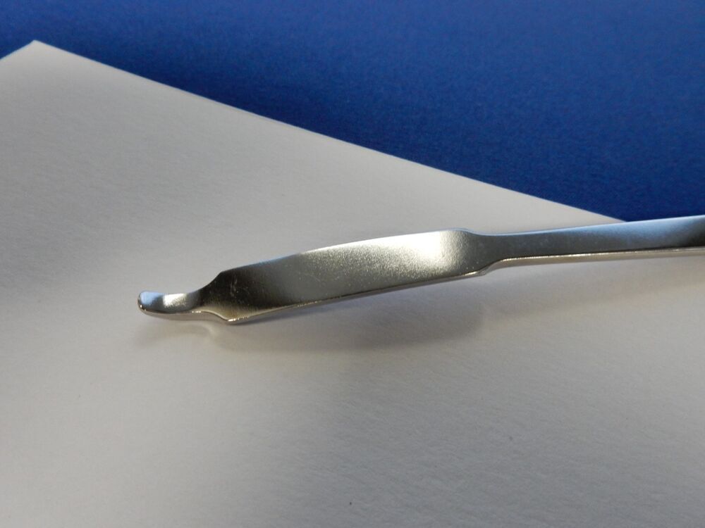 Stryker 700665 Mini Hohmann Retractor 8mm Blade - Image 4