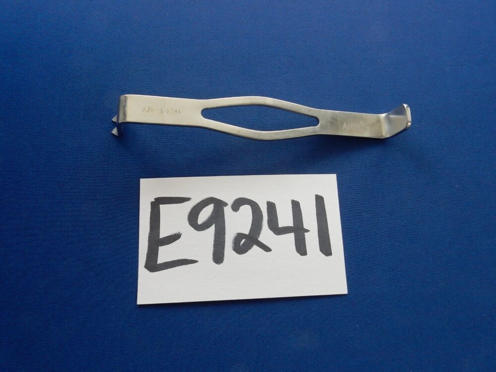 Arthrex AR-1420 Graft Harvesting Retractor 7"