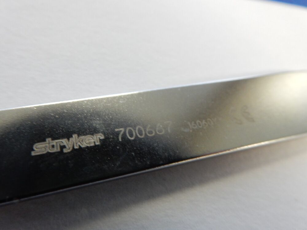 Stryker 700667 Mini Hohmann Retractor 15mm Blade - Image 3