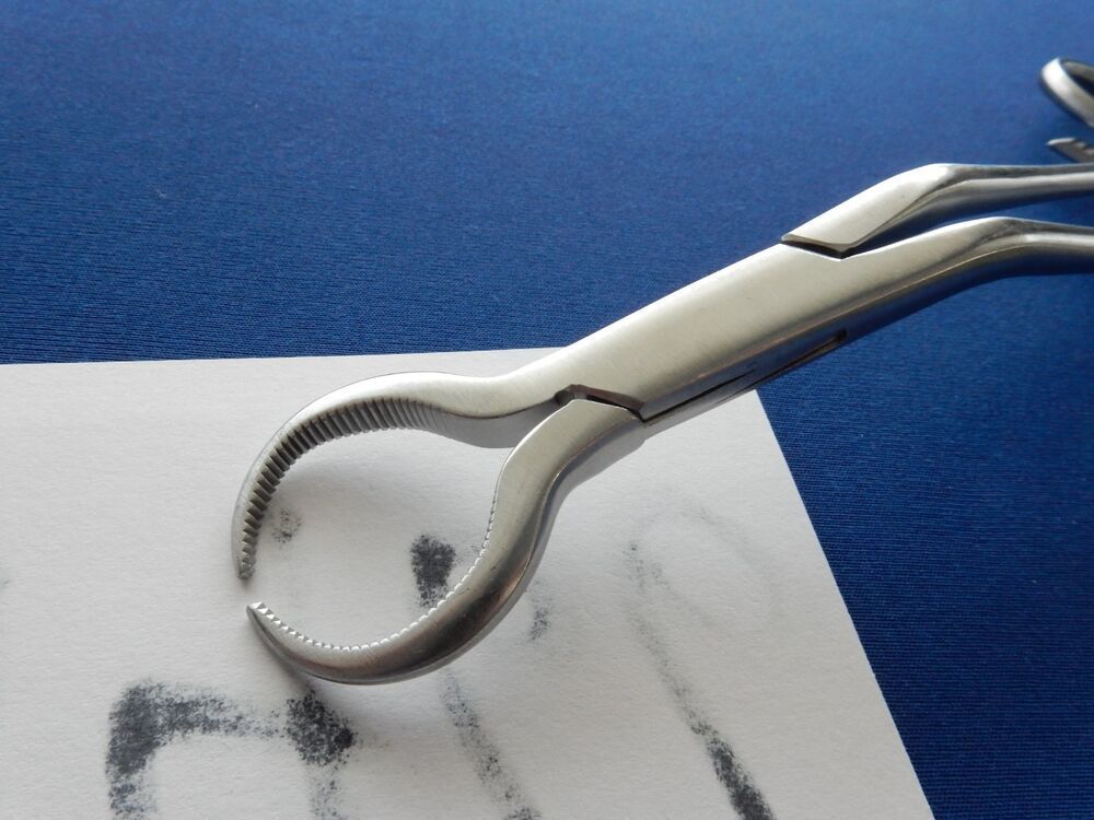 Innomed 4250 Patella Grasping Forceps - Image 3